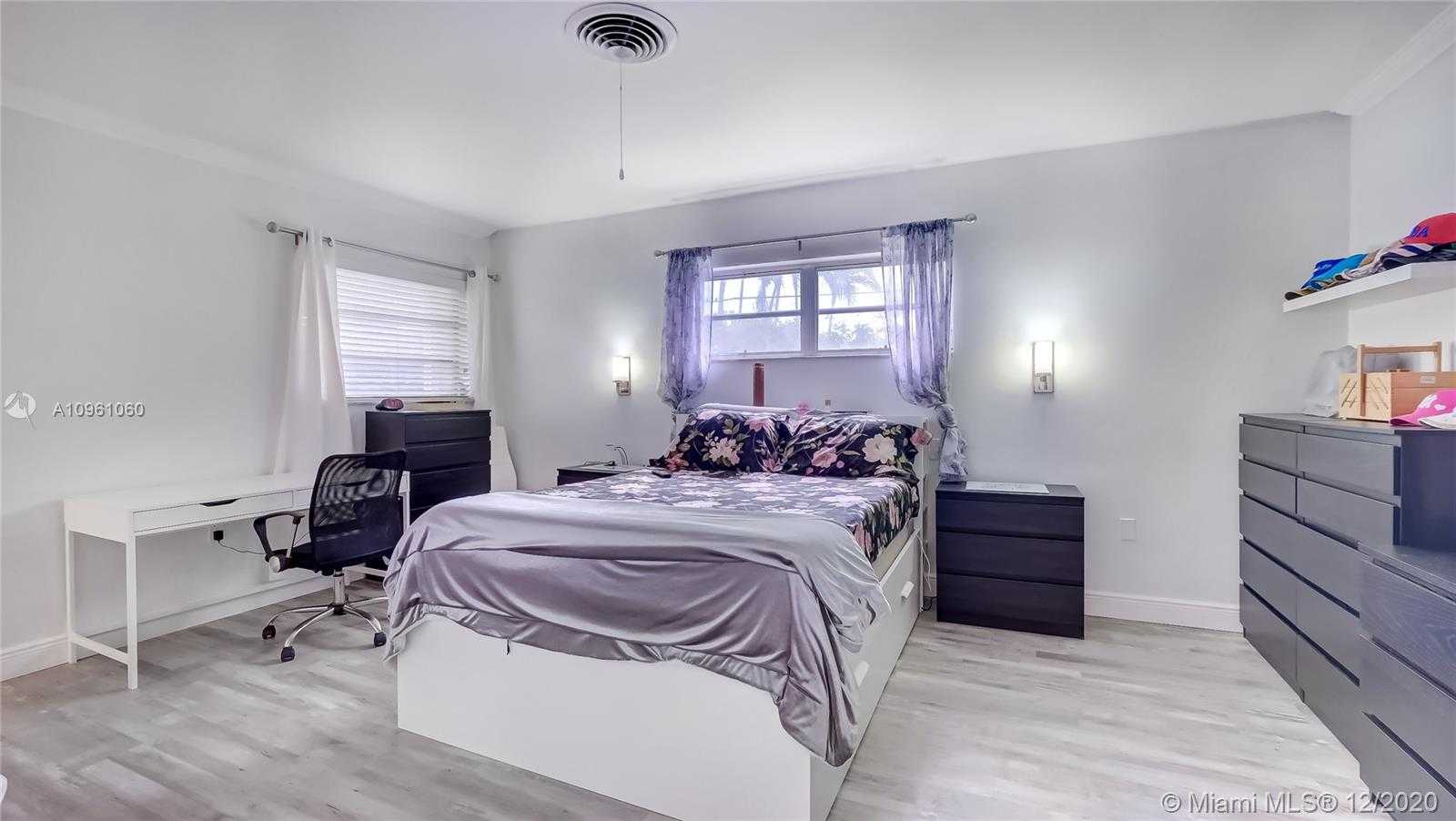 Small Image of 1270 96TH ST, Bay Harbor Islands Number 22