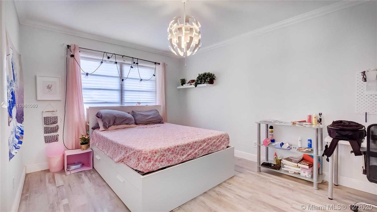 Small Image of 1270 96TH ST, Bay Harbor Islands Number 25