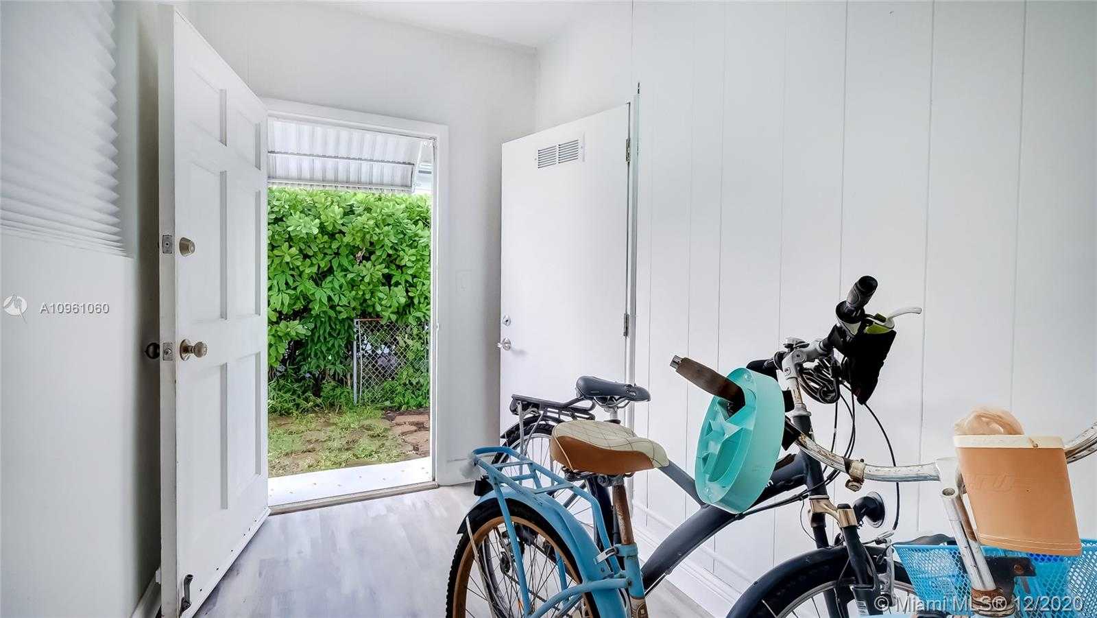 Small Image of 1270 96TH ST, Bay Harbor Islands Number 34