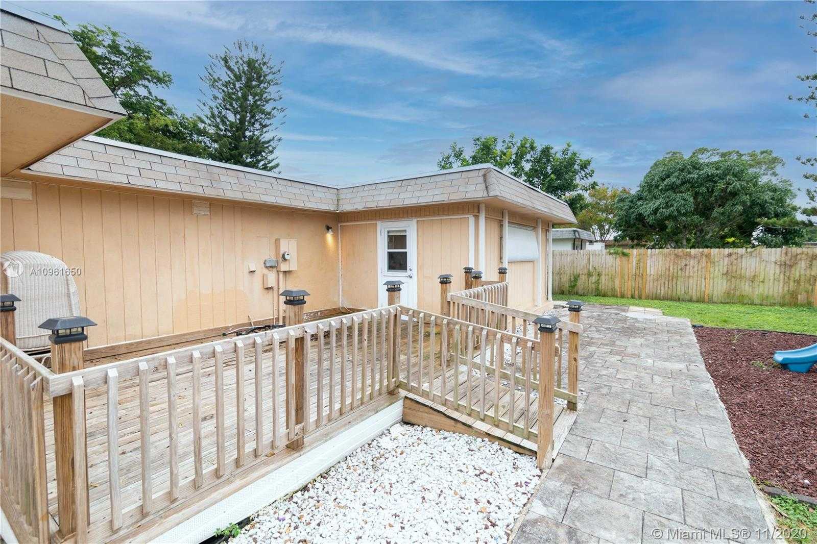 Small Image of 7813 NORTH WEST 73RD AVE, Tamarac Number 29