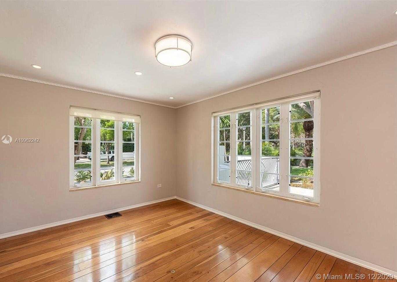Small Image of 695 NORTH EAST 59TH ST, Miami Number 12