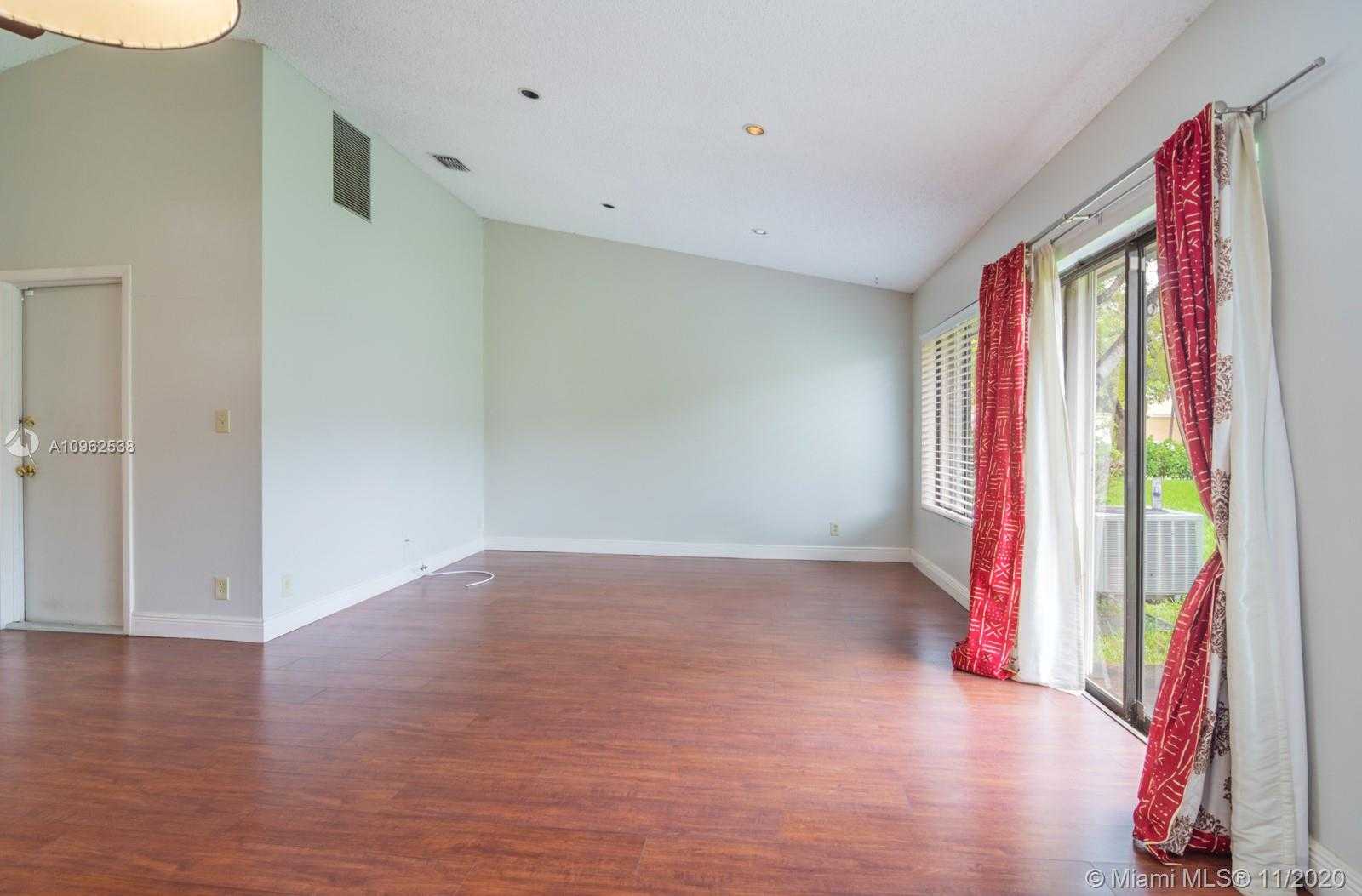 Small Image of 6030 NORTH WEST 78TH WAY, Tamarac Number 5