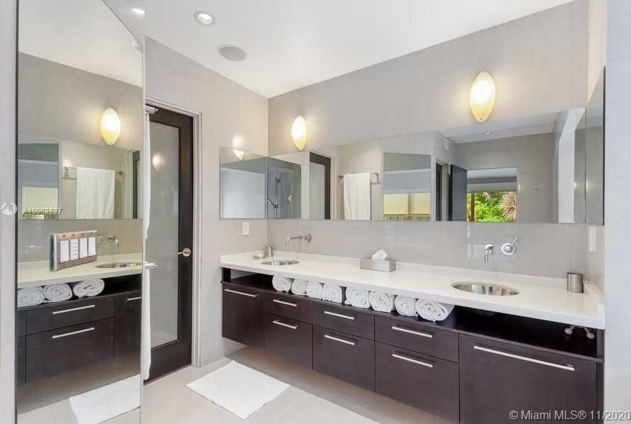 Small Image of 2089 NORTH EAST 196TH TER, North Miami Beach Number 12