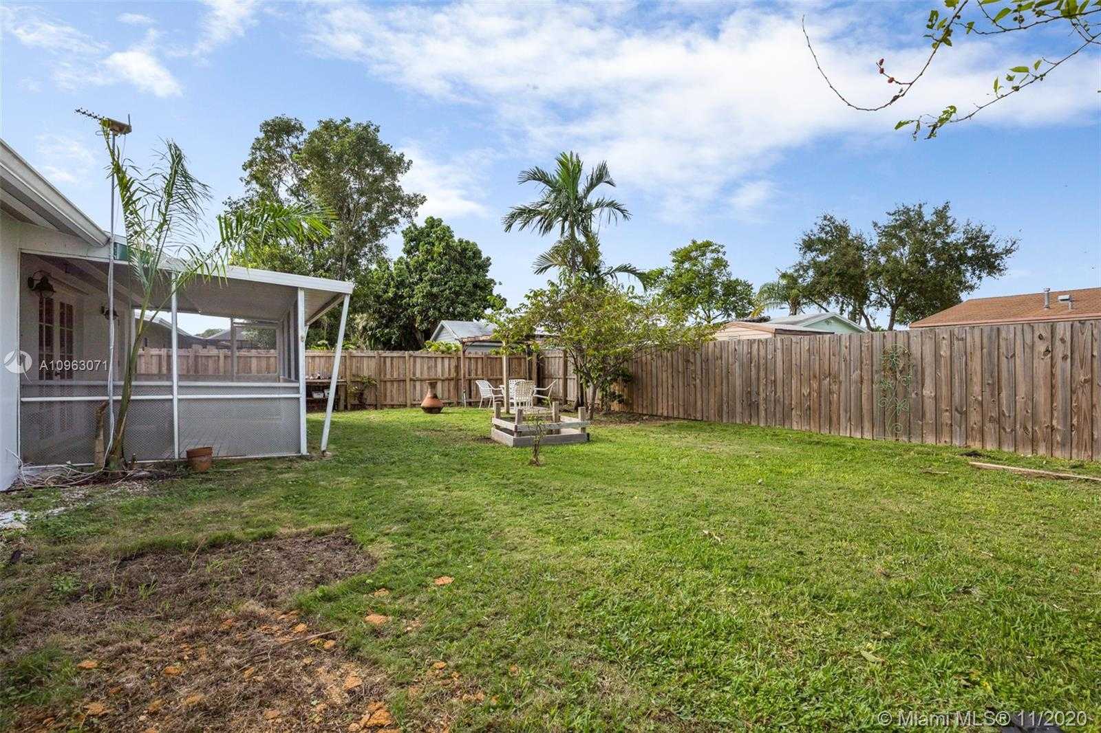 Small Image of 9105 SOUTH WEST 182ND ST, Palmetto Bay Number 24