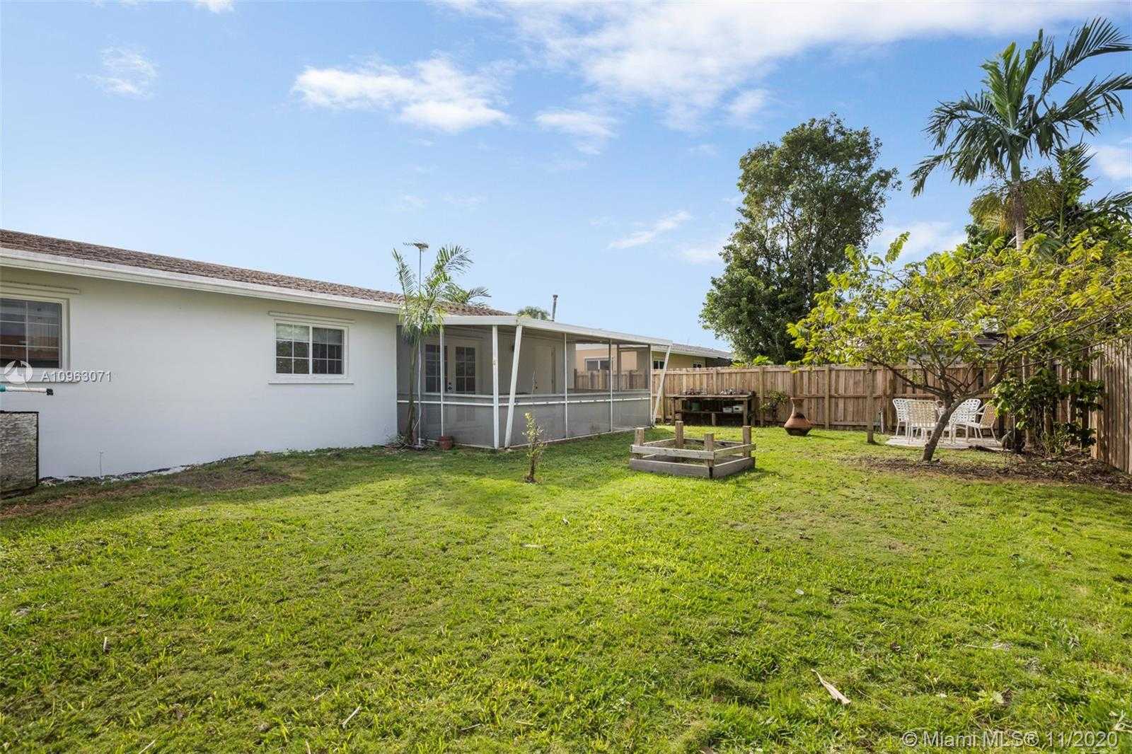 Small Image of 9105 SOUTH WEST 182ND ST, Palmetto Bay Number 25
