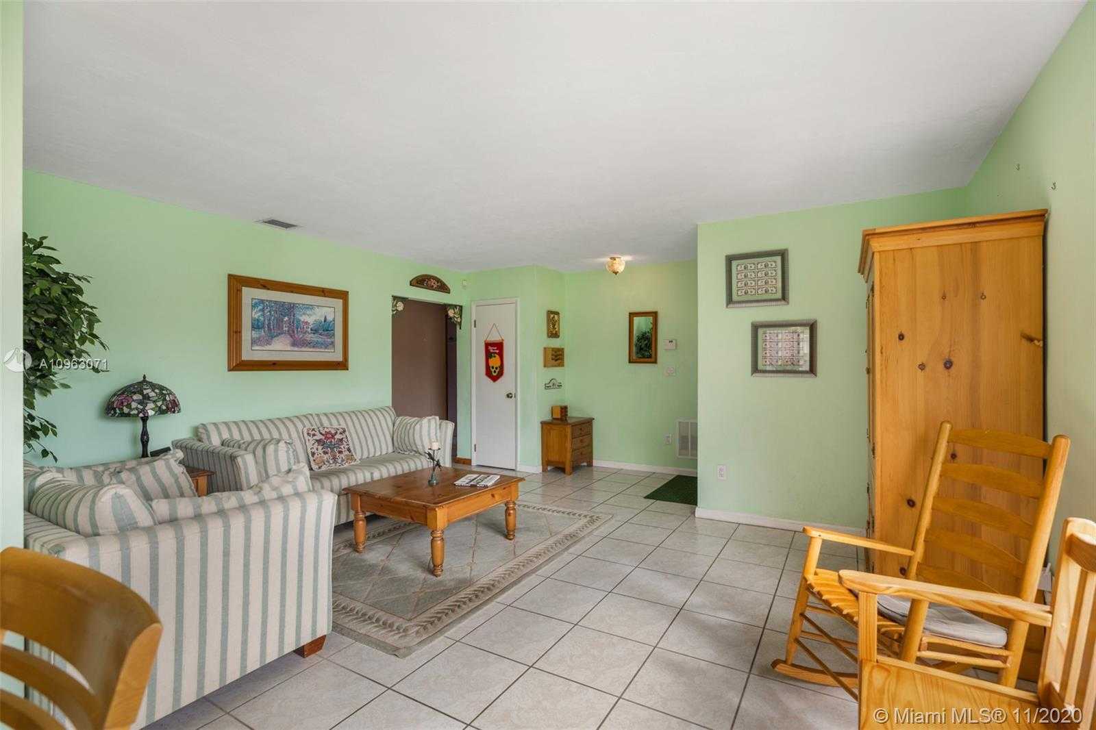 Small Image of 9105 SOUTH WEST 182ND ST, Palmetto Bay Number 4