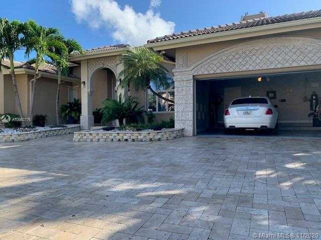 Small Image of 2910 NORTH EAST 164TH ST, North Miami Beach Number 2