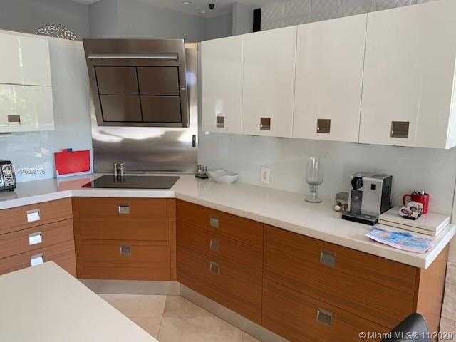 Small Image of 2910 NORTH EAST 164TH ST, North Miami Beach Number 27