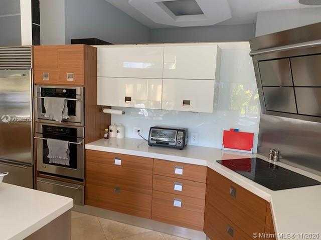 Small Image of 2910 NORTH EAST 164TH ST, North Miami Beach Number 28