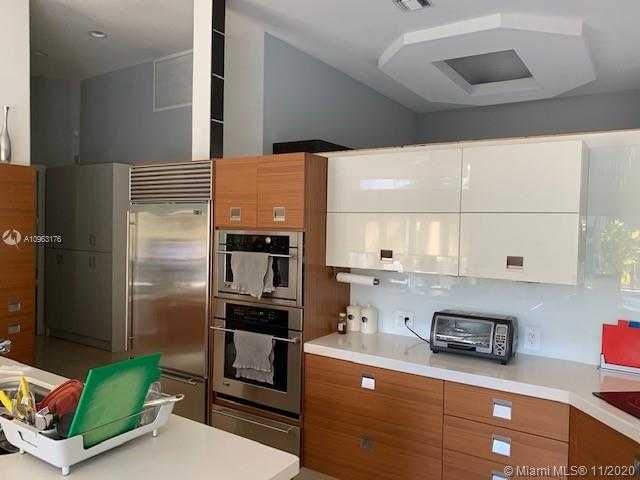 Small Image of 2910 NORTH EAST 164TH ST, North Miami Beach Number 29