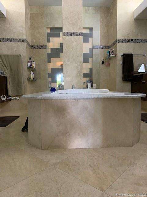 Small Image of 2910 NORTH EAST 164TH ST, North Miami Beach Number 30