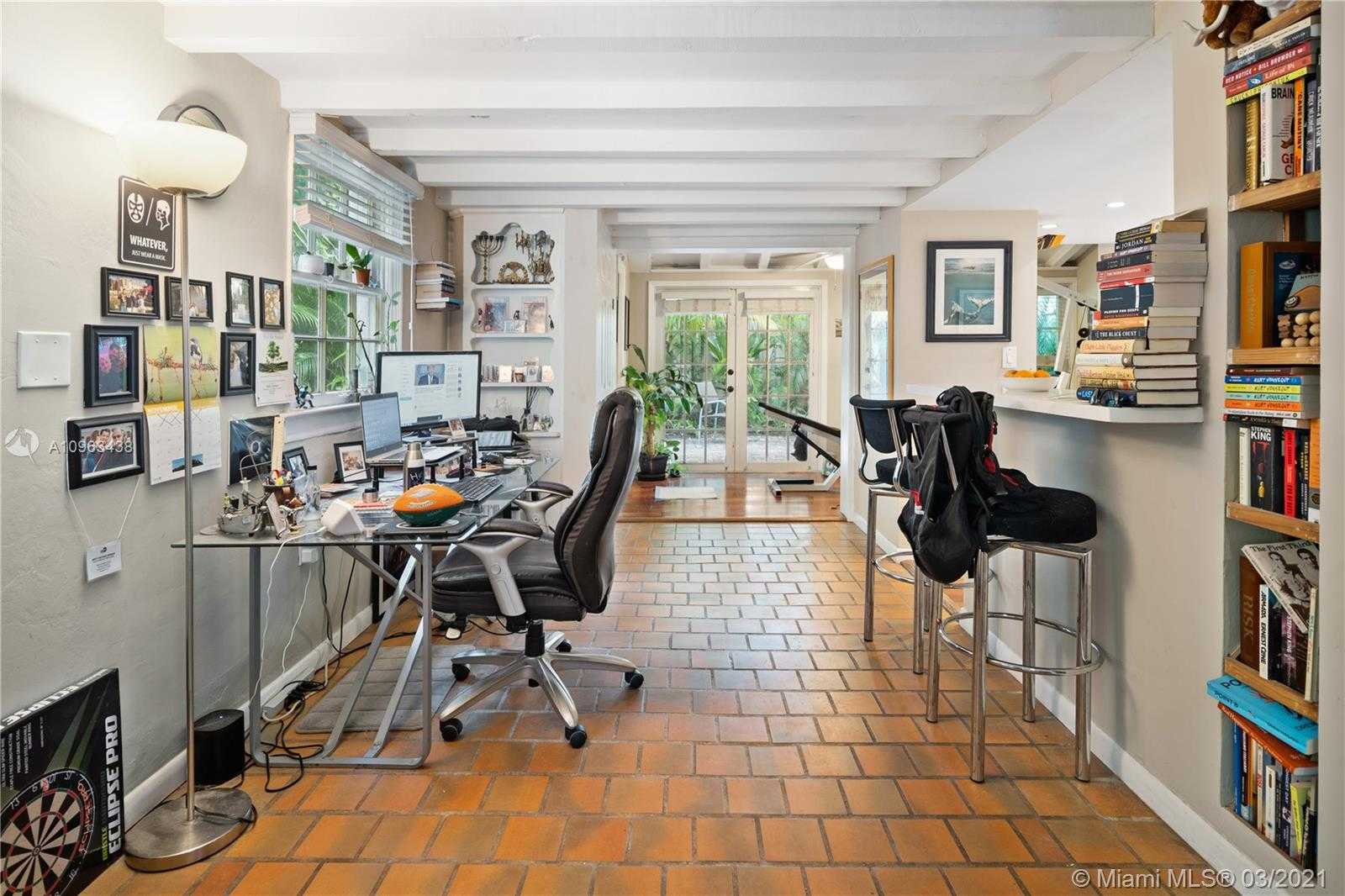 Small Image of 3580 MAIN HWY, Miami Number 11