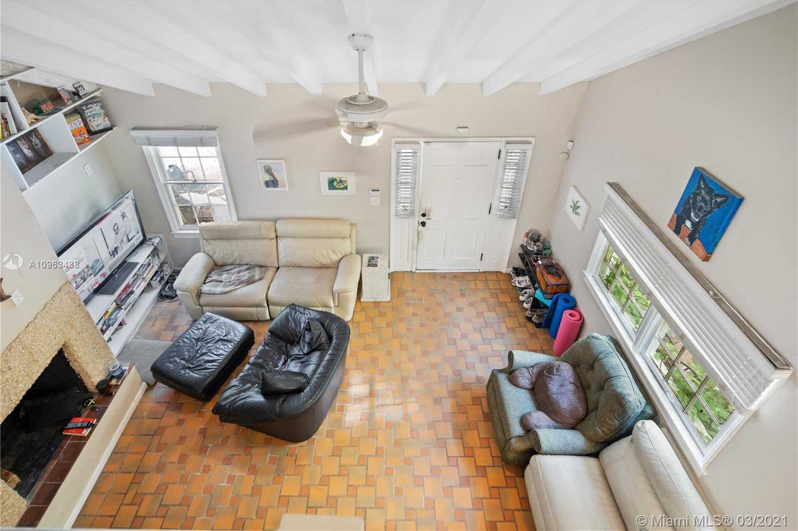 Small Image of 3580 MAIN HWY, Miami Number 14