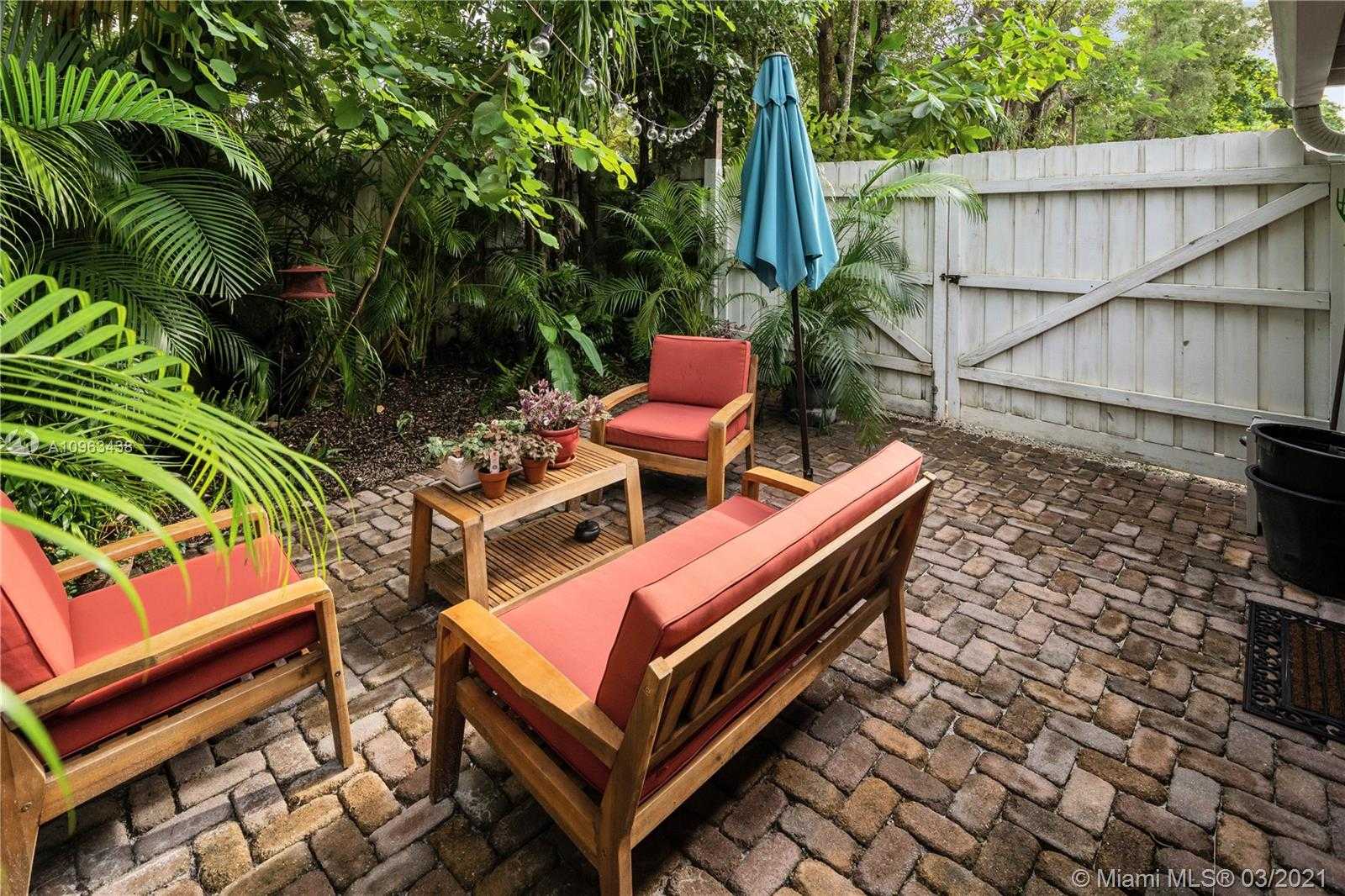 Small Image of 3580 MAIN HWY, Miami Number 22