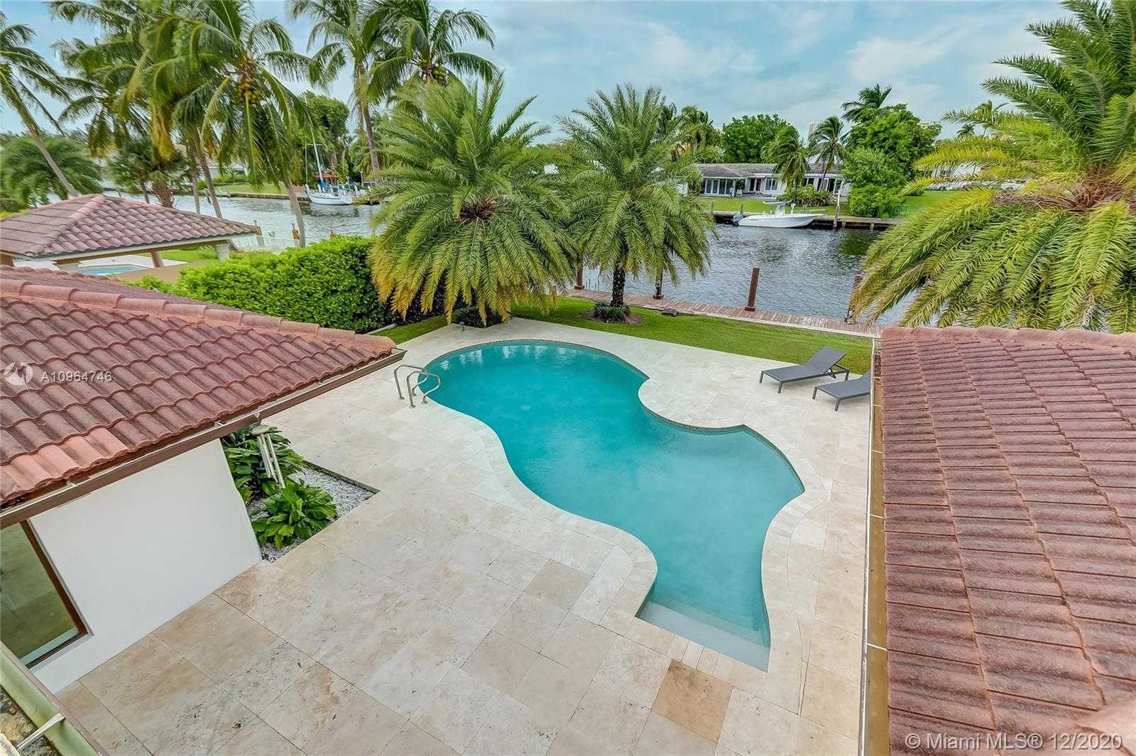 Small Image of 418 HOLIDAY DR, Hallandale Beach Number 19
