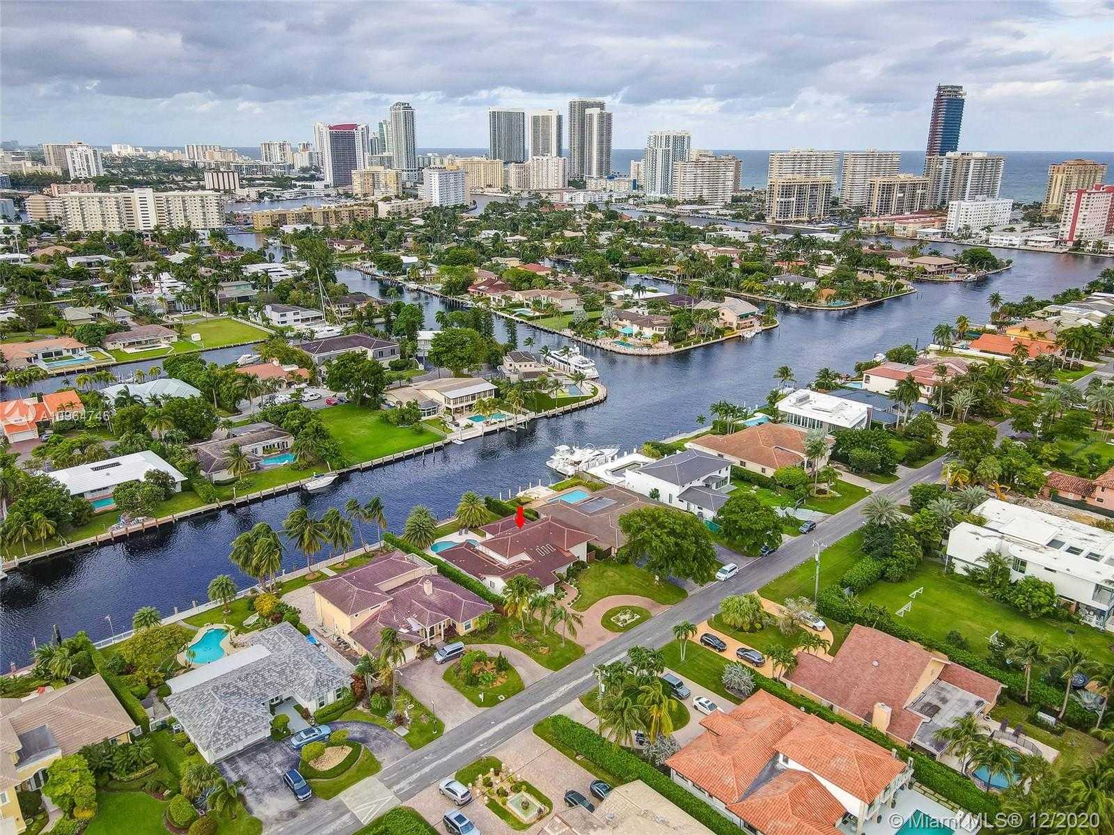 Small Image of 418 HOLIDAY DR, Hallandale Beach Number 22