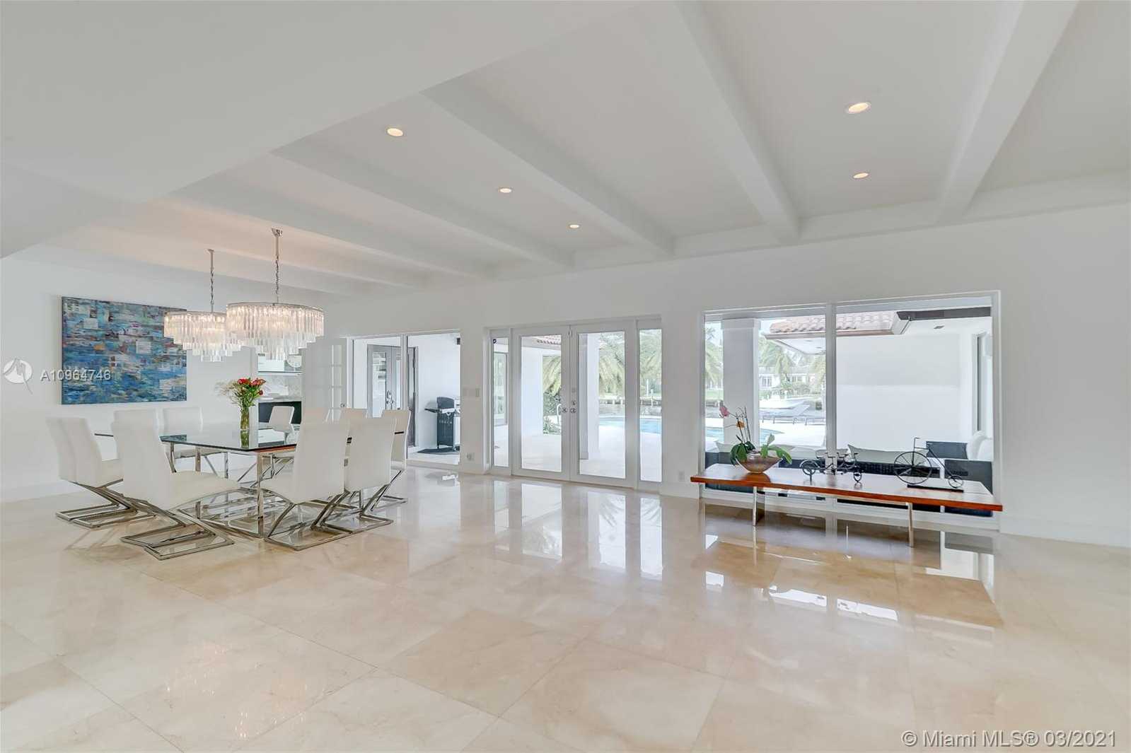 Small Image of 418 HOLIDAY DR, Hallandale Beach Number 6