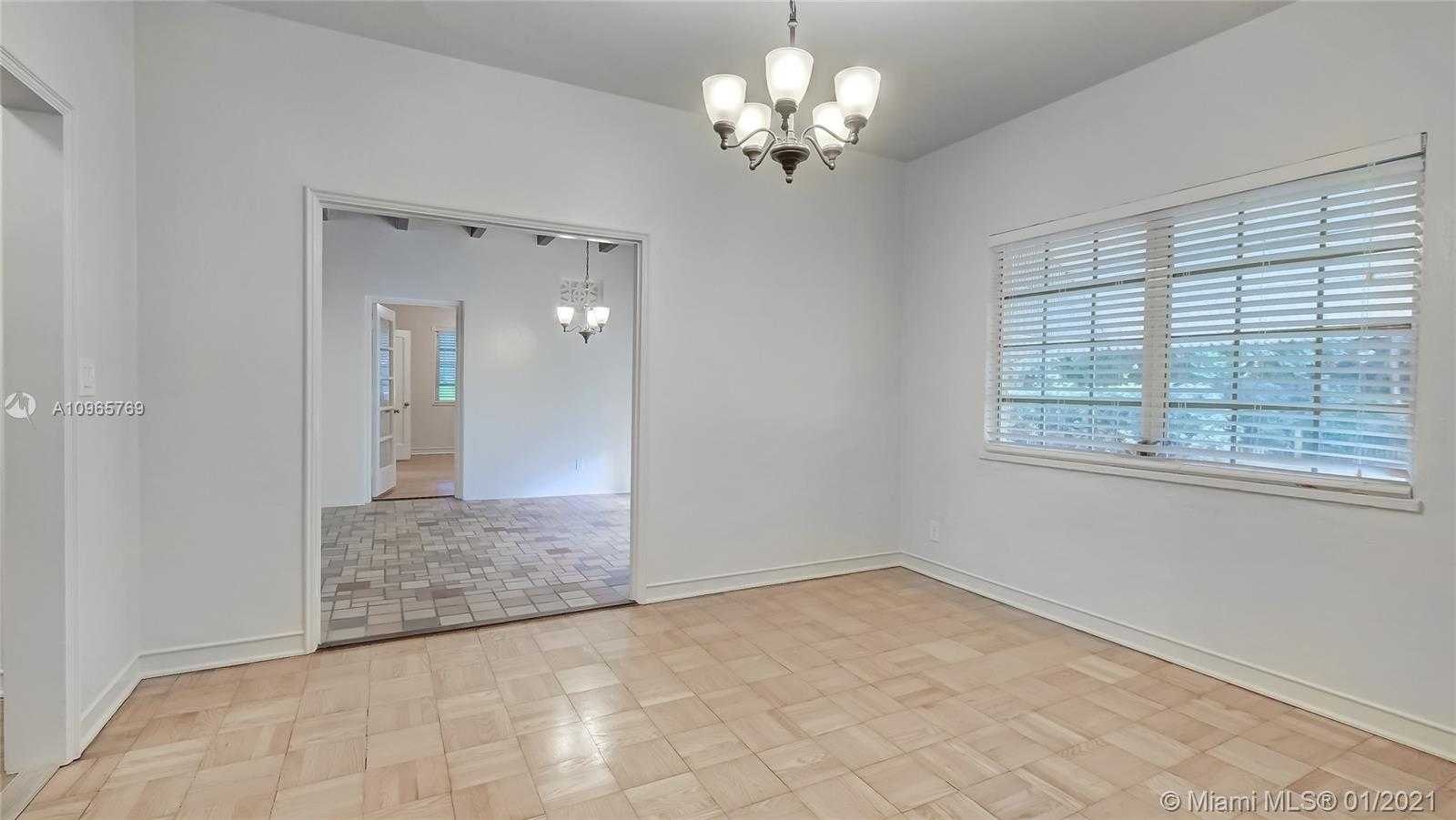 Small Image of 2523 ALHAMBRA CIR, Coral Gables Number 10