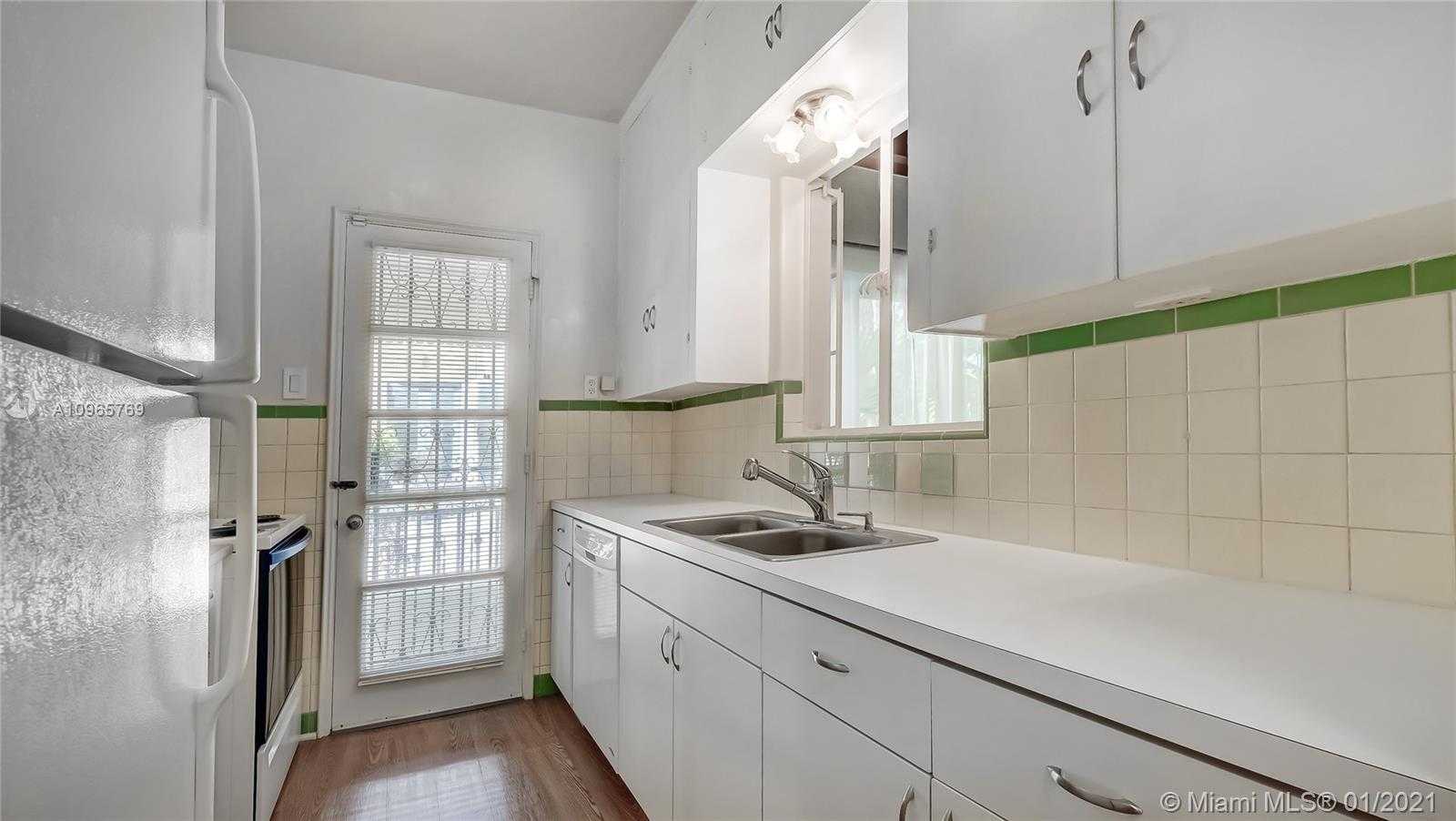 Small Image of 2523 ALHAMBRA CIR, Coral Gables Number 21