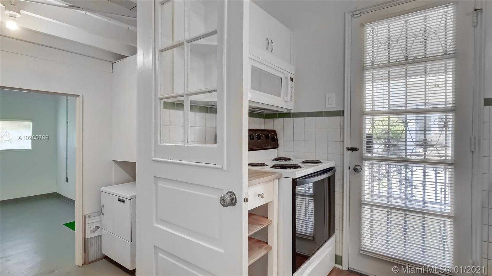 Small Image of 2523 ALHAMBRA CIR, Coral Gables Number 22