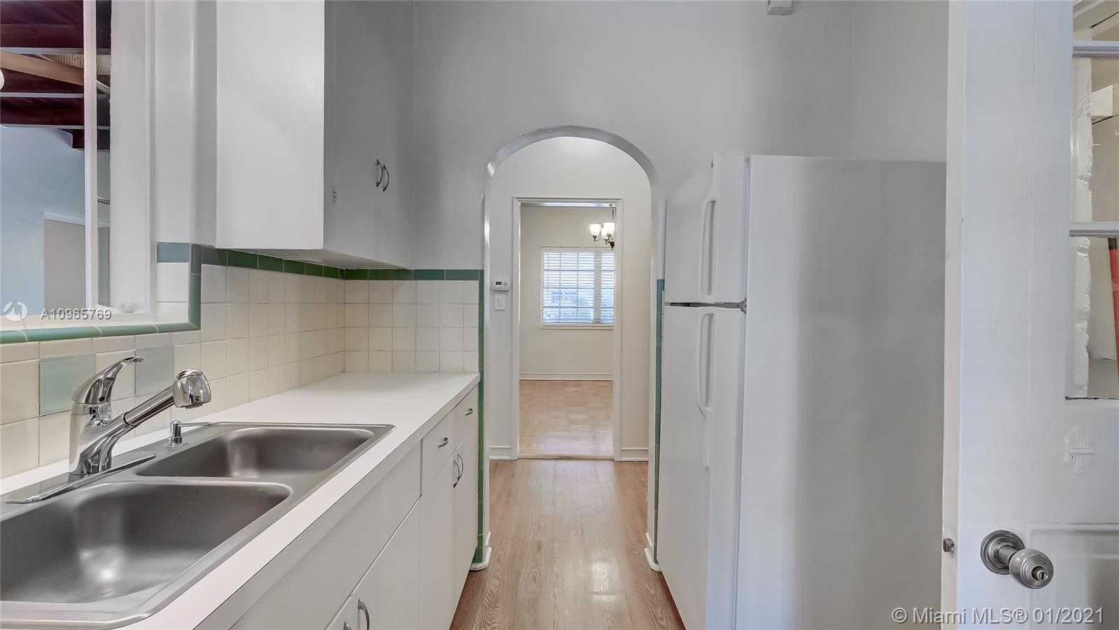 Small Image of 2523 ALHAMBRA CIR, Coral Gables Number 23