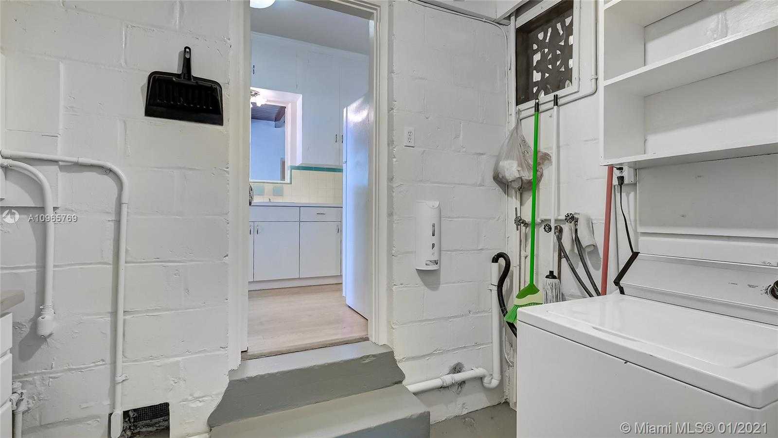 Small Image of 2523 ALHAMBRA CIR, Coral Gables Number 25