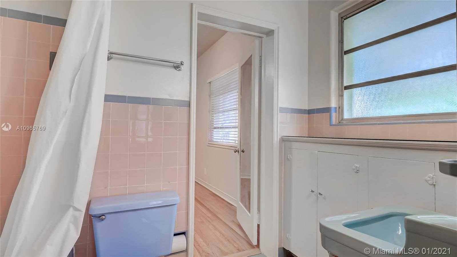 Small Image of 2523 ALHAMBRA CIR, Coral Gables Number 30