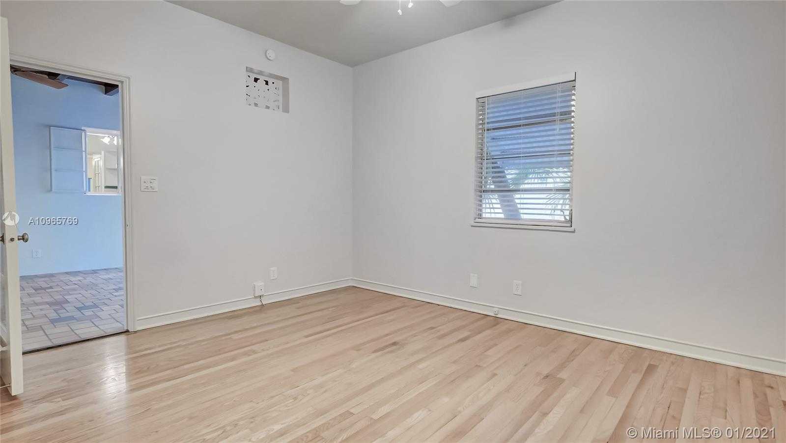 Small Image of 2523 ALHAMBRA CIR, Coral Gables Number 33