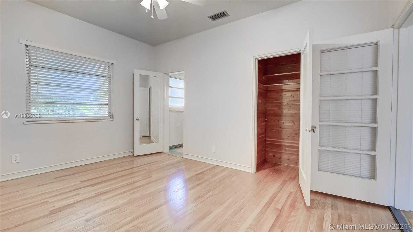 Small Image of 2523 ALHAMBRA CIR, Coral Gables Number 34