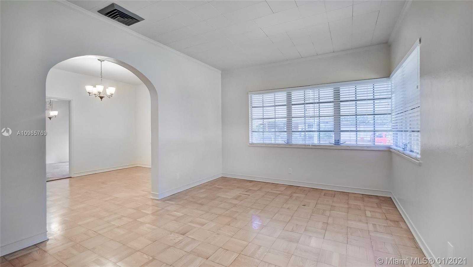 Small Image of 2523 ALHAMBRA CIR, Coral Gables Number 7