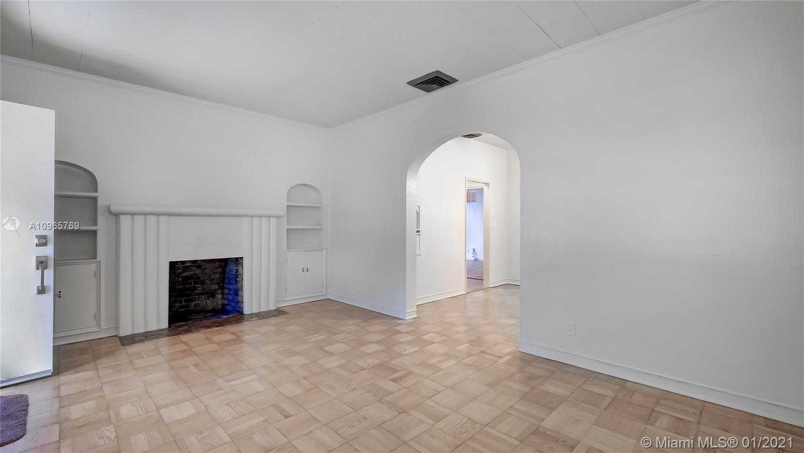 Small Image of 2523 ALHAMBRA CIR, Coral Gables Number 9