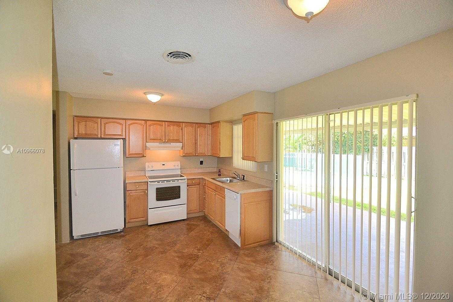 Small Image of 571 SOUTH EAST 2ND TER, Pompano Beach Number 5