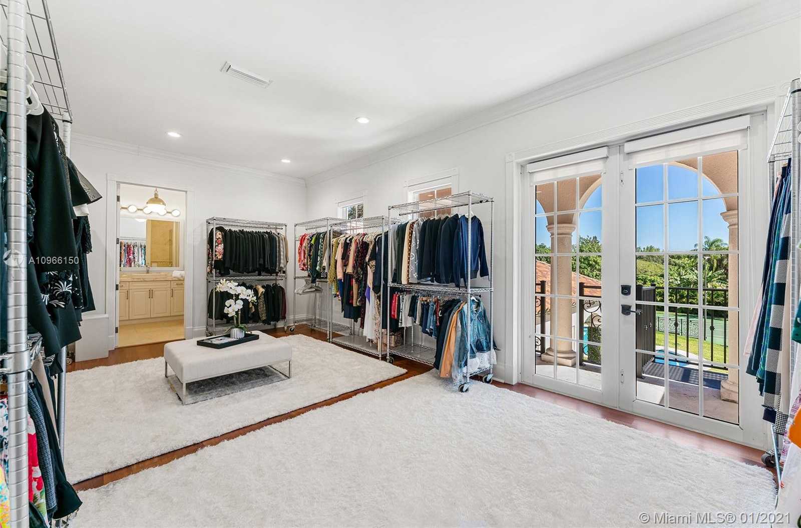 Small Image of 11501 OLD CUTLER RD, Coral Gables Number 72