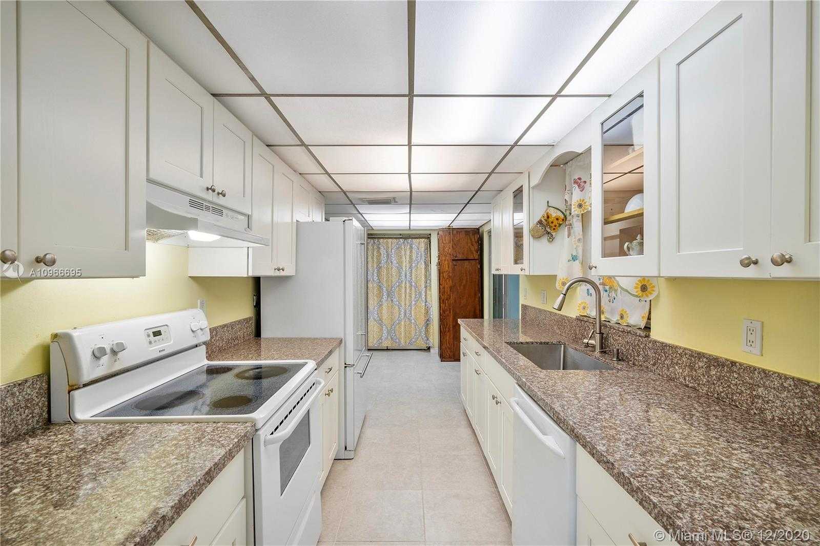 Small Image of 7700 NORTH WEST 75TH AVE, Tamarac Number 12