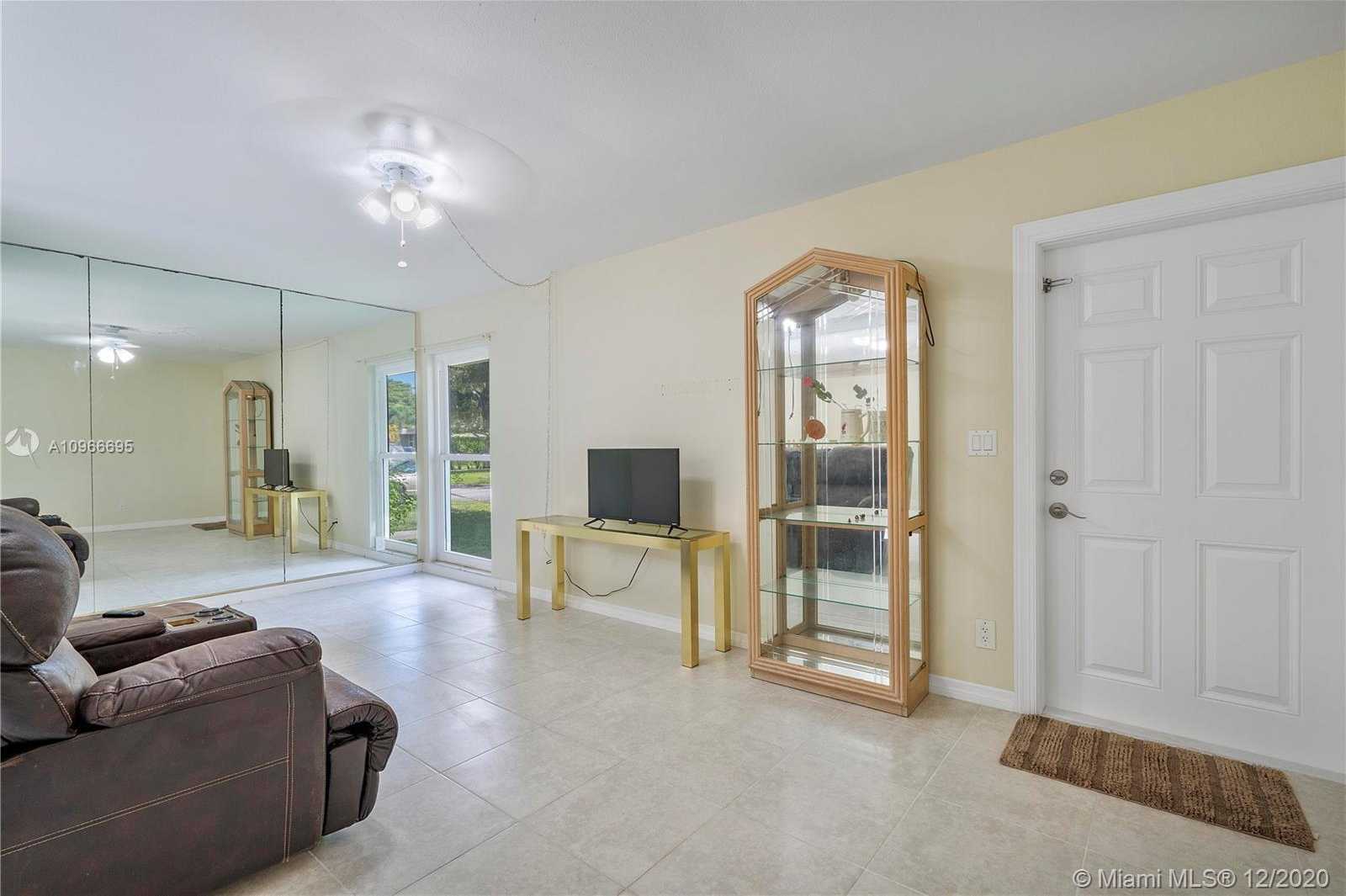 Small Image of 7700 NORTH WEST 75TH AVE, Tamarac Number 5