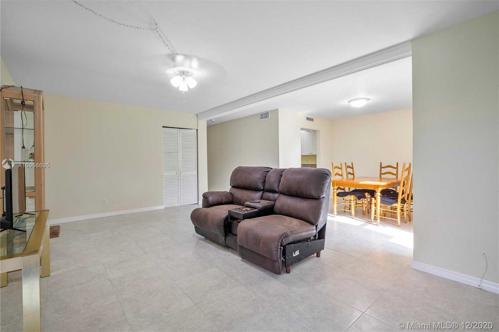 Small Image of 7700 NORTH WEST 75TH AVE, Tamarac Number 6