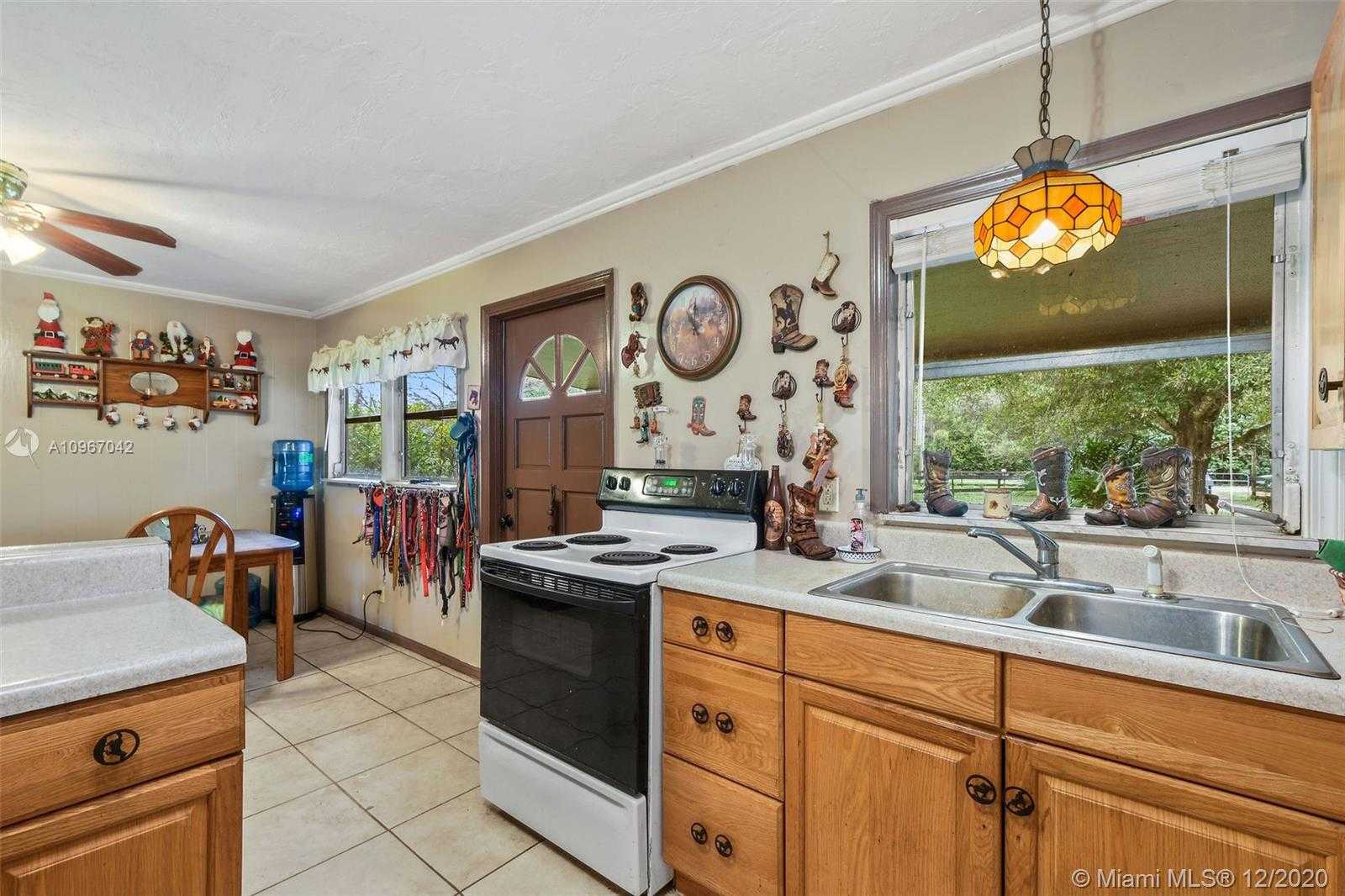 Small Image of 17031 NORTH 130TH AVE N, Jupiter Number 10