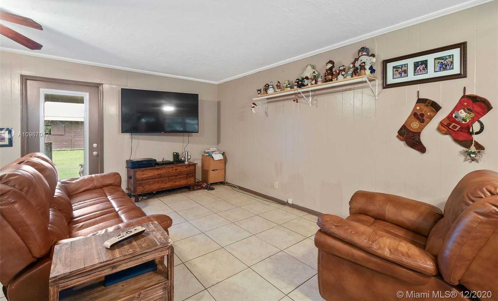 Small Image of 17031 NORTH 130TH AVE N, Jupiter Number 12