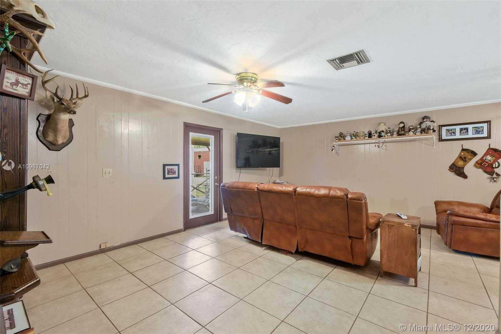 Small Image of 17031 NORTH 130TH AVE N, Jupiter Number 15