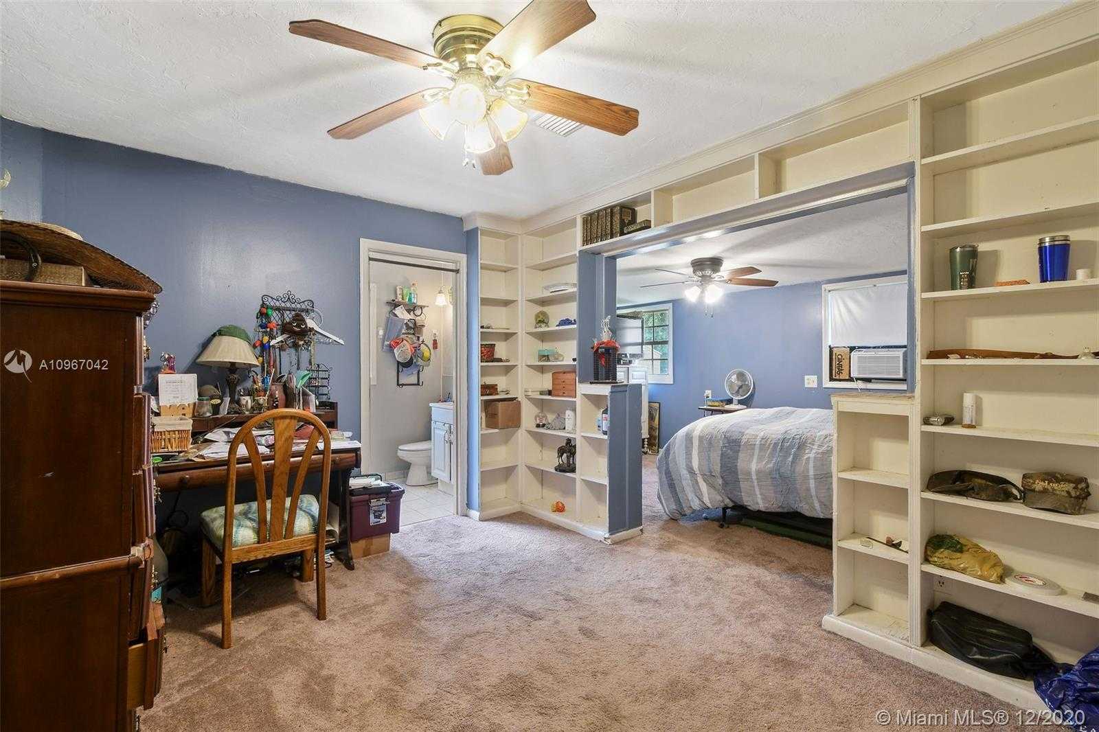 Small Image of 17031 NORTH 130TH AVE N, Jupiter Number 18