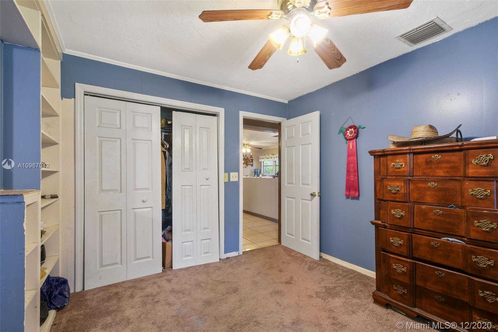 Small Image of 17031 NORTH 130TH AVE N, Jupiter Number 20