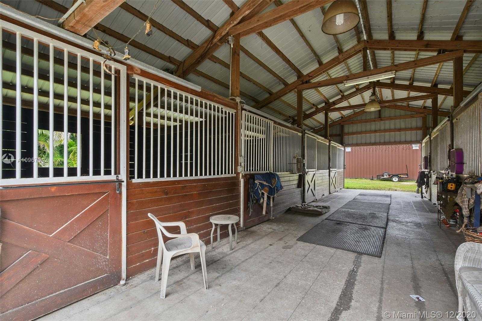 Small Image of 17031 NORTH 130TH AVE N, Jupiter Number 35