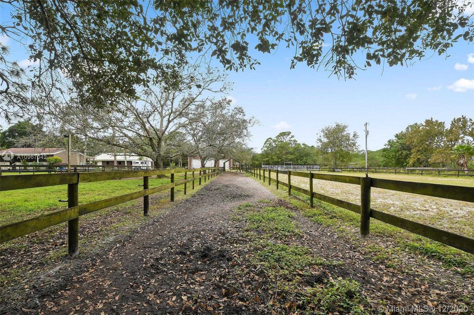 Small Image of 17031 NORTH 130TH AVE N, Jupiter Number 45