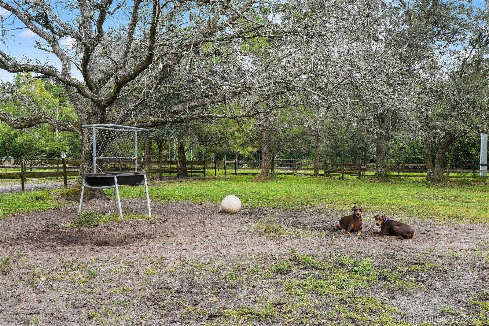 Small Image of 17031 NORTH 130TH AVE N, Jupiter Number 47