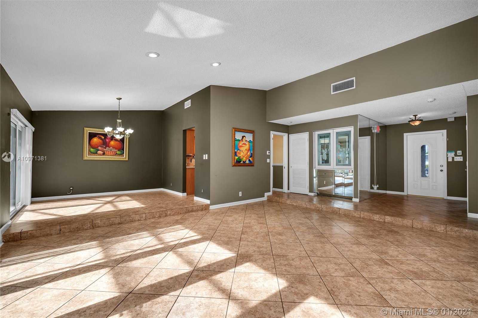 Small Image of 5300 MANGO CIR, Tamarac Number 21