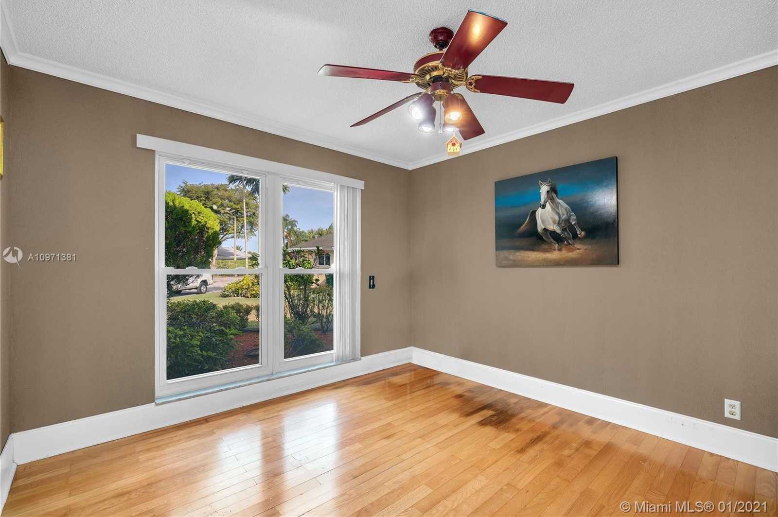 Small Image of 5300 MANGO CIR, Tamarac Number 27