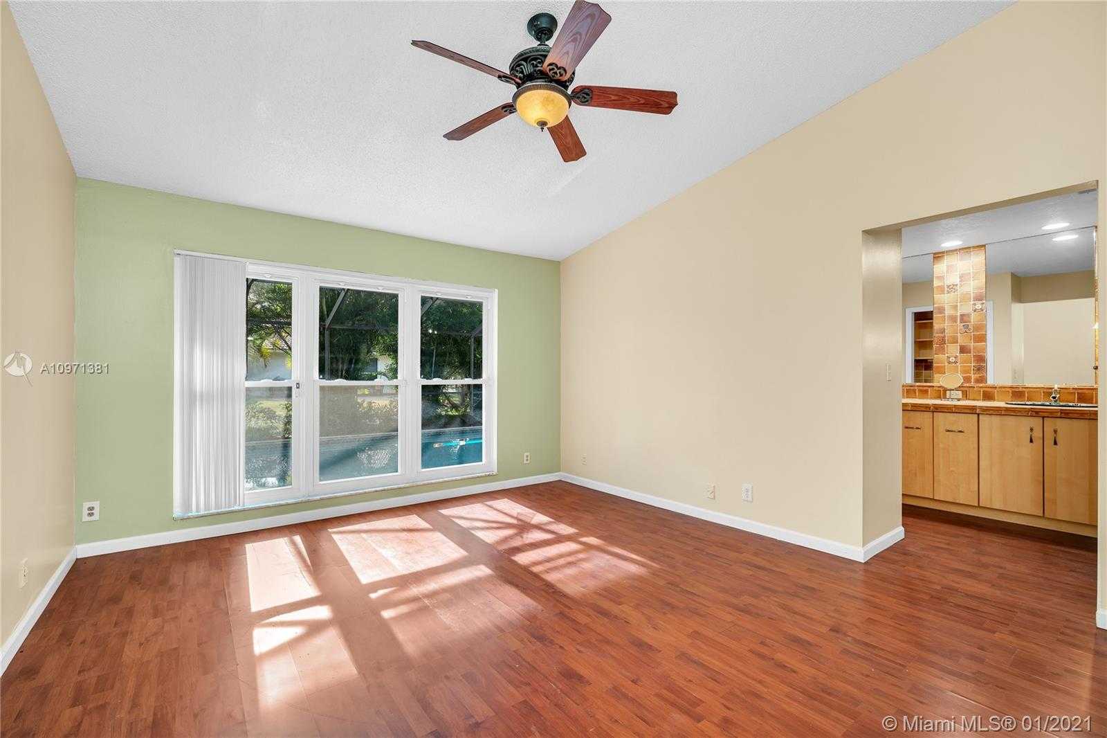 Small Image of 5300 MANGO CIR, Tamarac Number 29