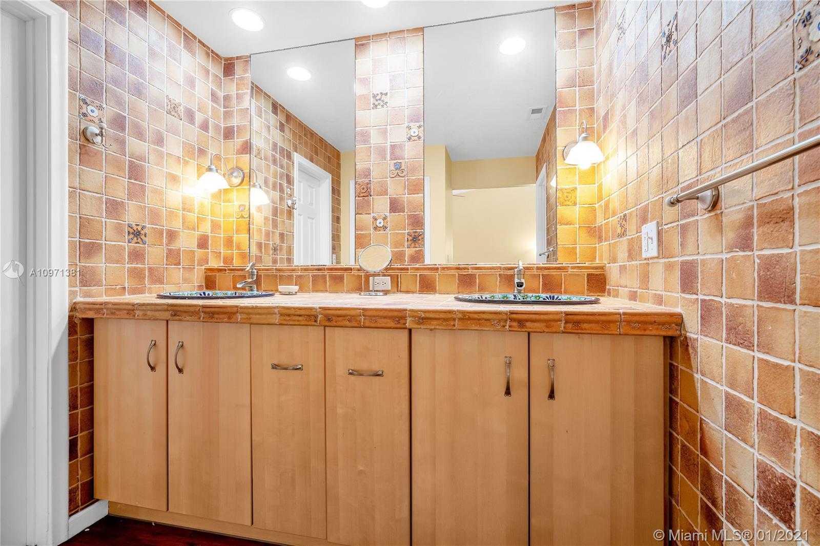 Small Image of 5300 MANGO CIR, Tamarac Number 32