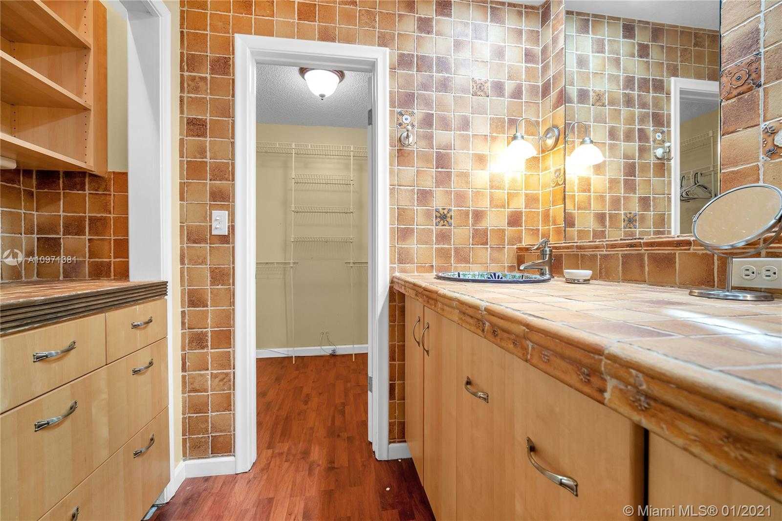 Small Image of 5300 MANGO CIR, Tamarac Number 33