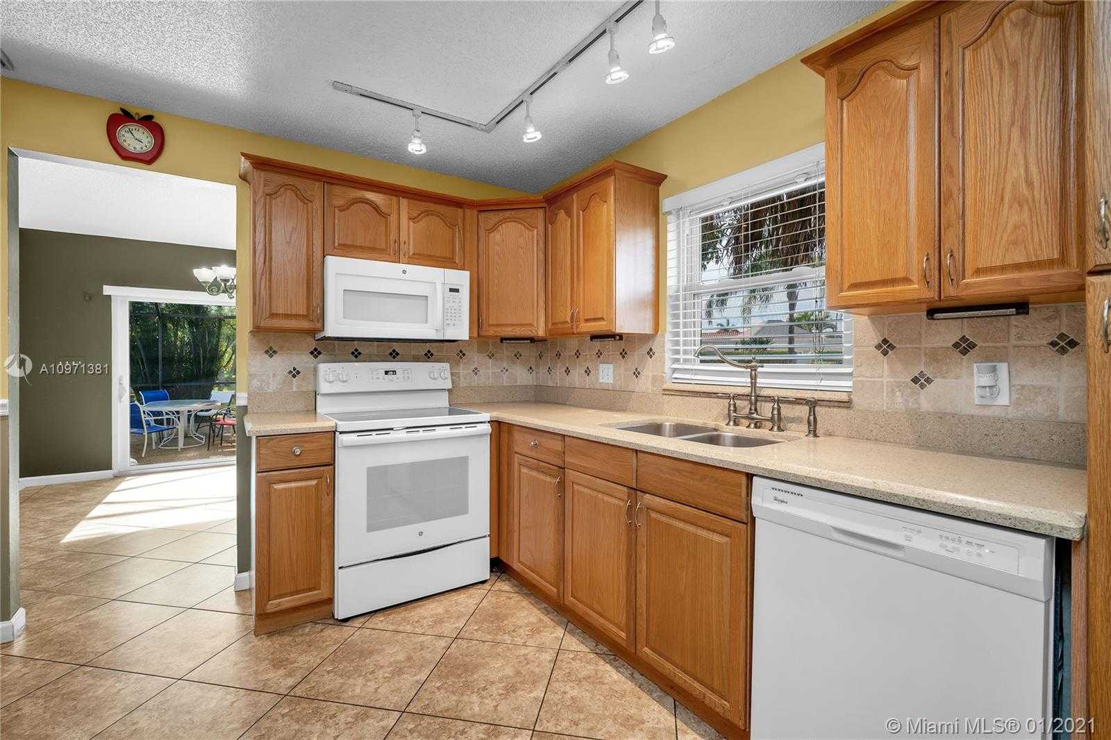 Small Image of 5300 MANGO CIR, Tamarac Number 9